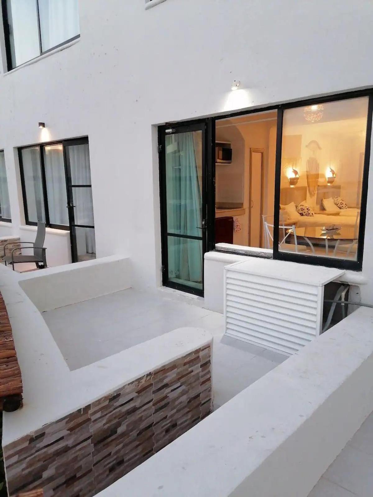 Beachfront Studio With Ocean View Cancún Exterior foto